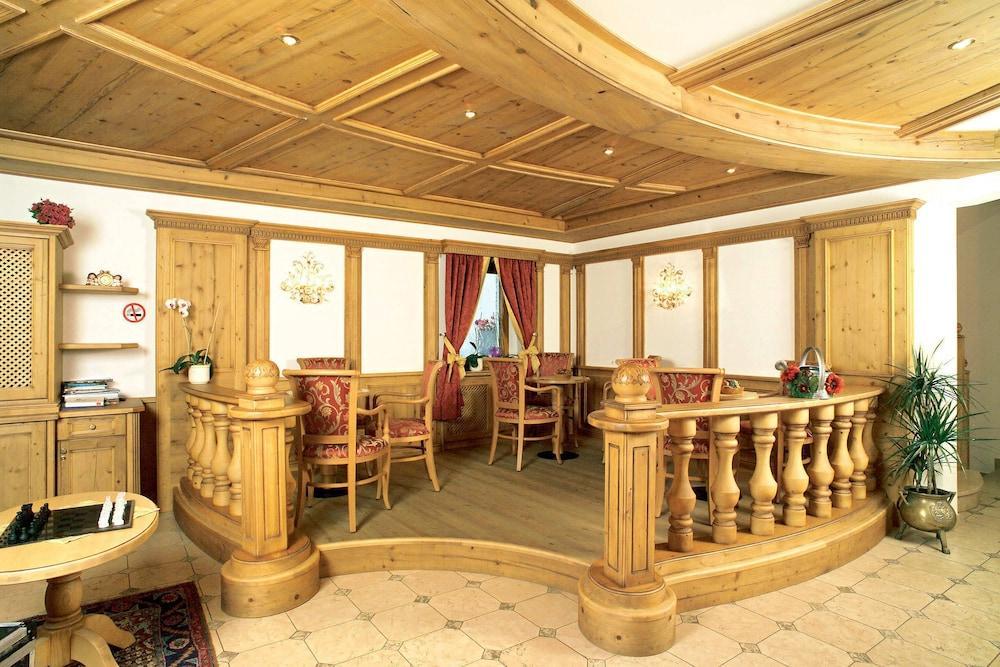 Hotel Flora Selva di Val Gardena Extérieur photo