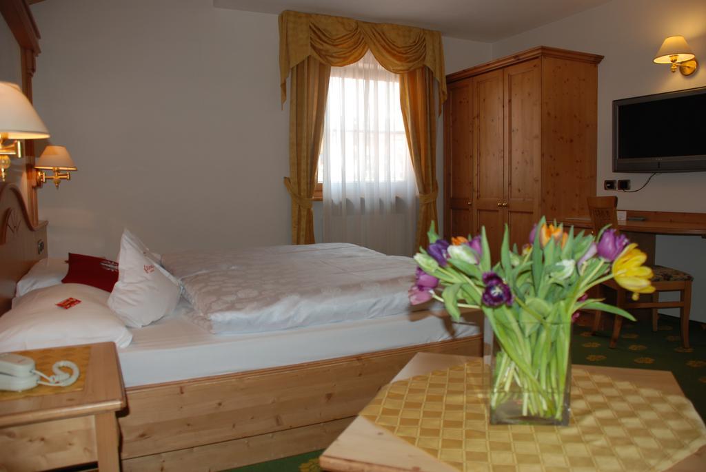 Hotel Flora Selva di Val Gardena Chambre photo