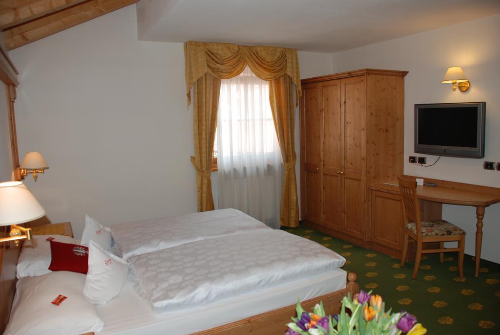 Hotel Flora Selva di Val Gardena Chambre photo