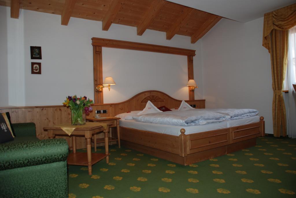 Hotel Flora Selva di Val Gardena Chambre photo