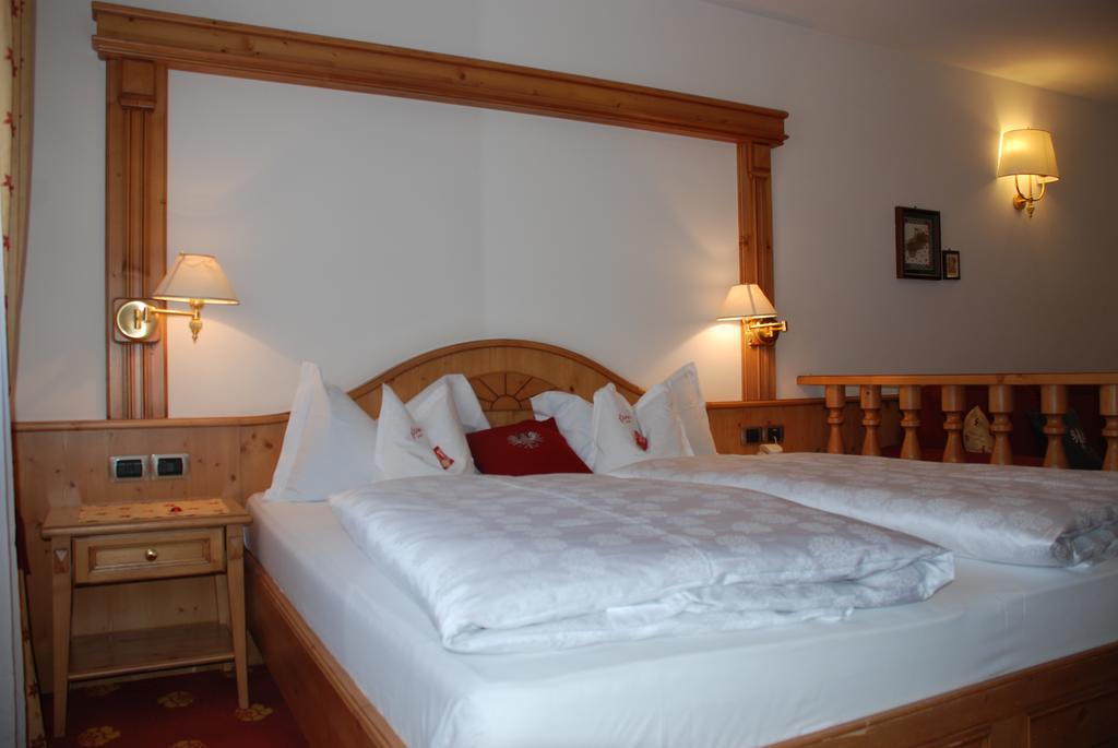 Hotel Flora Selva di Val Gardena Chambre photo