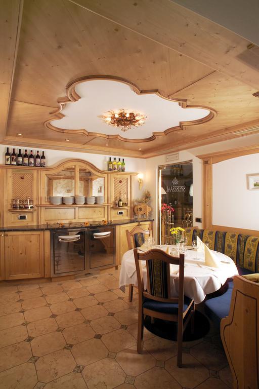 Hotel Flora Selva di Val Gardena Extérieur photo
