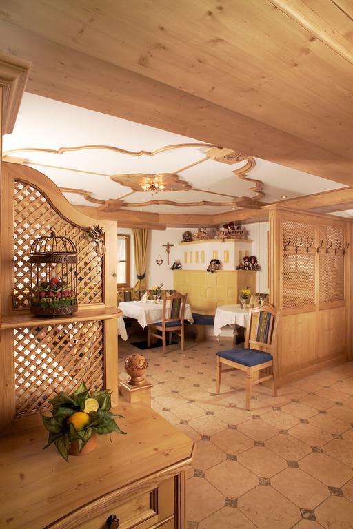 Hotel Flora Selva di Val Gardena Extérieur photo