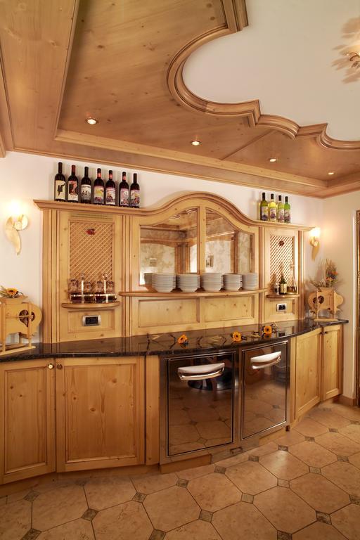 Hotel Flora Selva di Val Gardena Extérieur photo