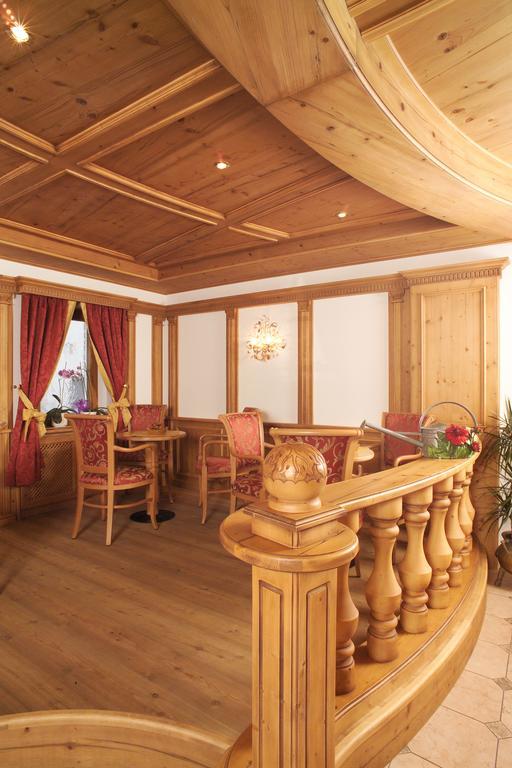 Hotel Flora Selva di Val Gardena Extérieur photo