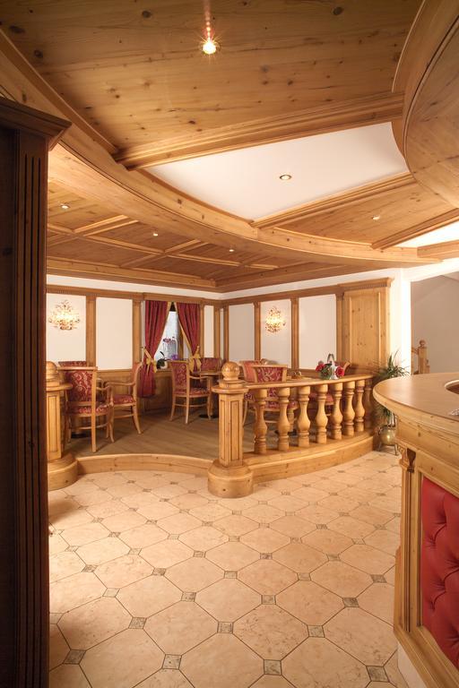 Hotel Flora Selva di Val Gardena Extérieur photo