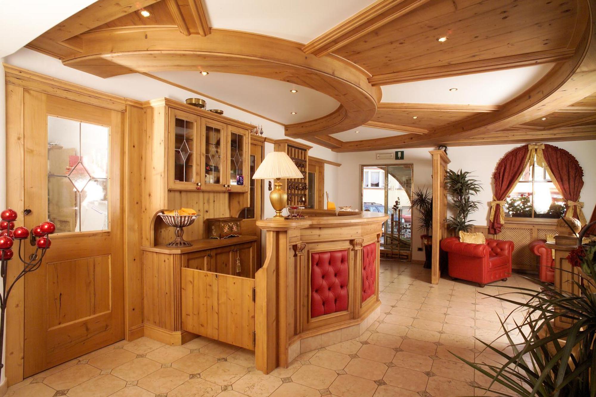 Hotel Flora Selva di Val Gardena Extérieur photo