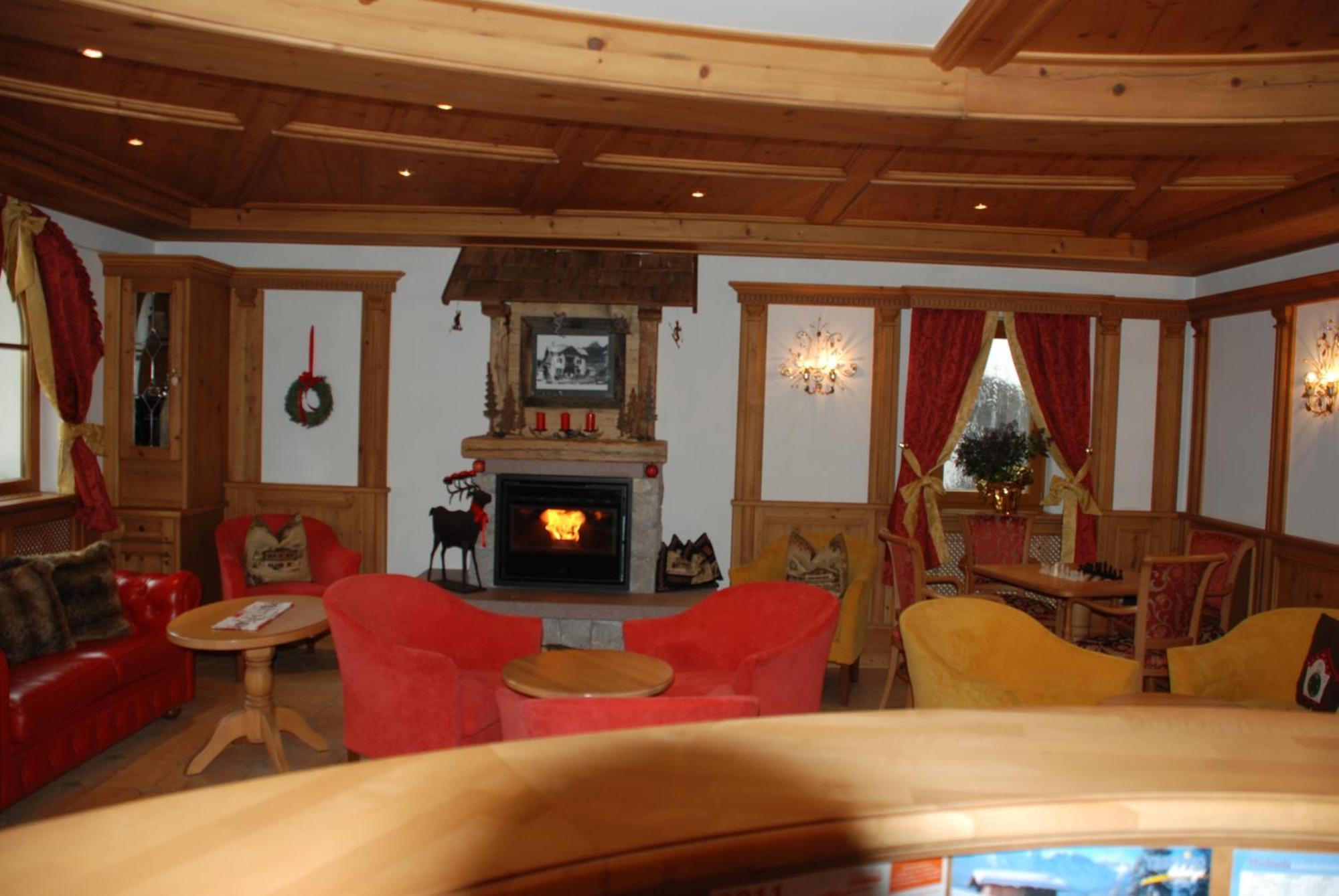 Hotel Flora Selva di Val Gardena Extérieur photo