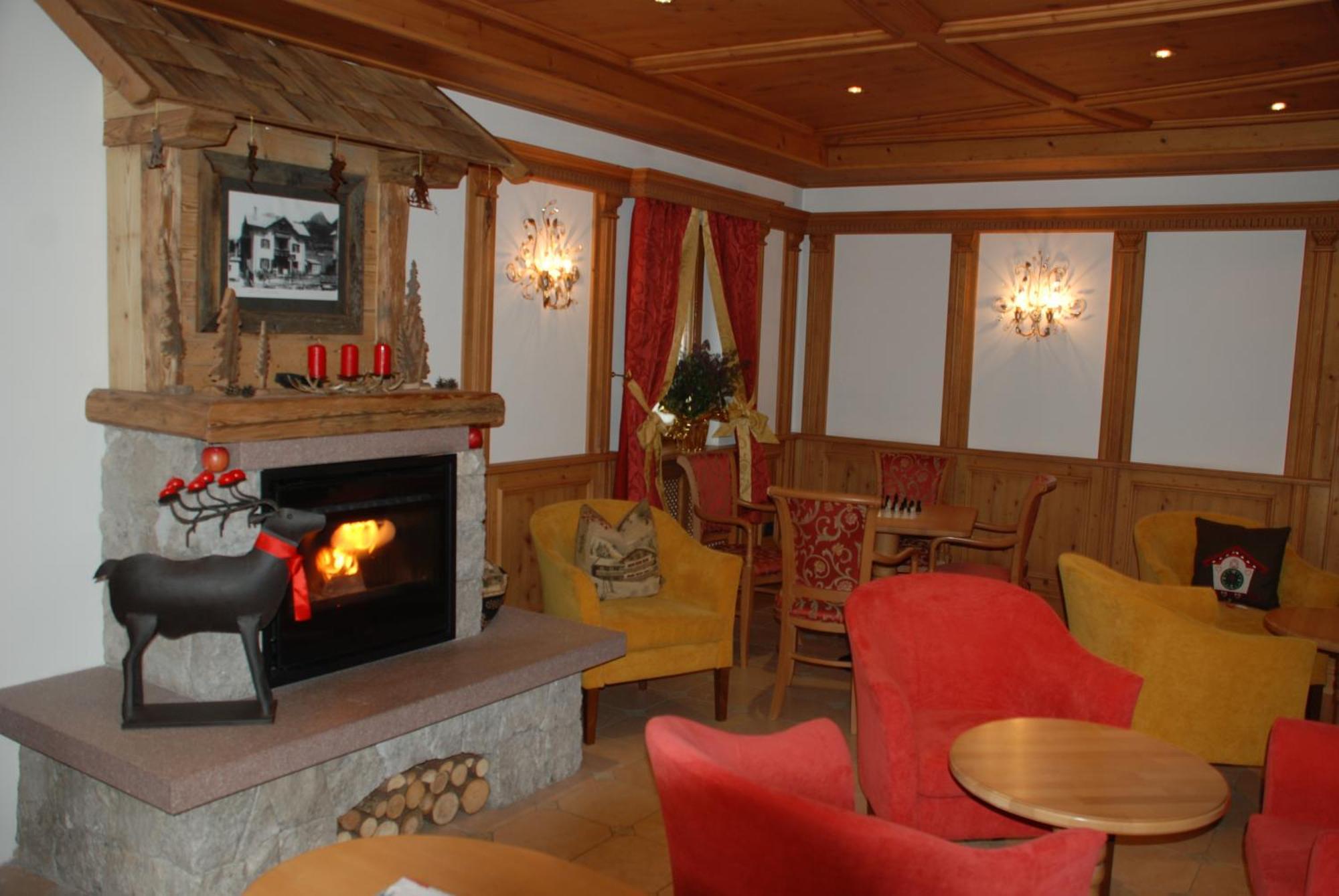 Hotel Flora Selva di Val Gardena Extérieur photo