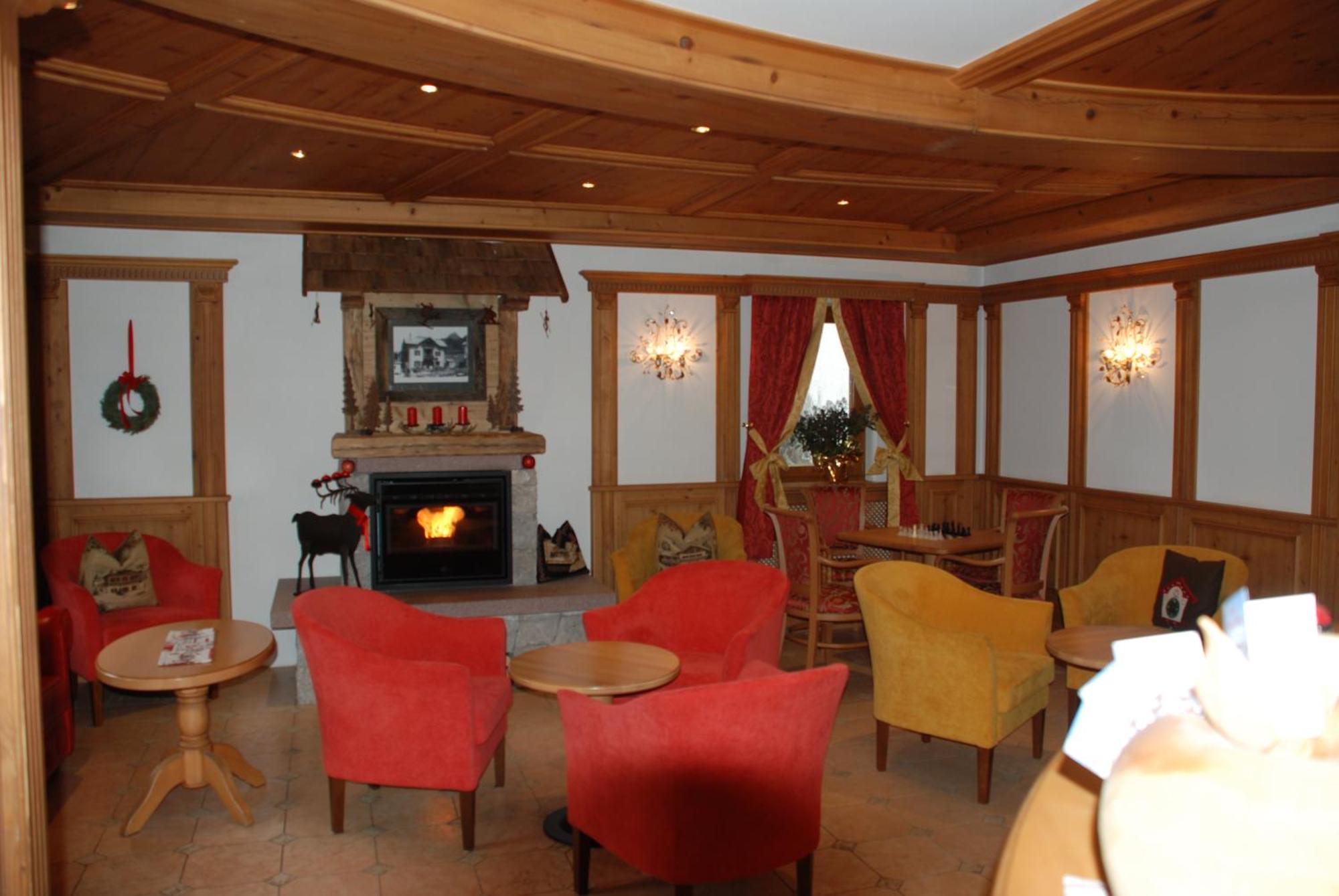 Hotel Flora Selva di Val Gardena Extérieur photo